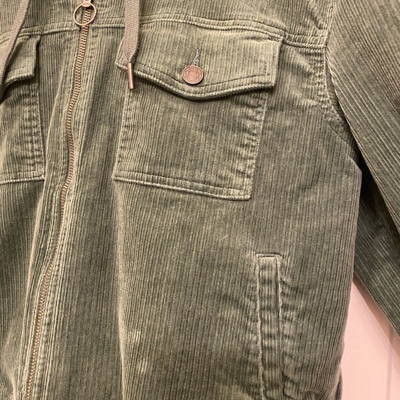 NWOT green corduroy jacket with pockets and hoodie - Picture 3 of 5